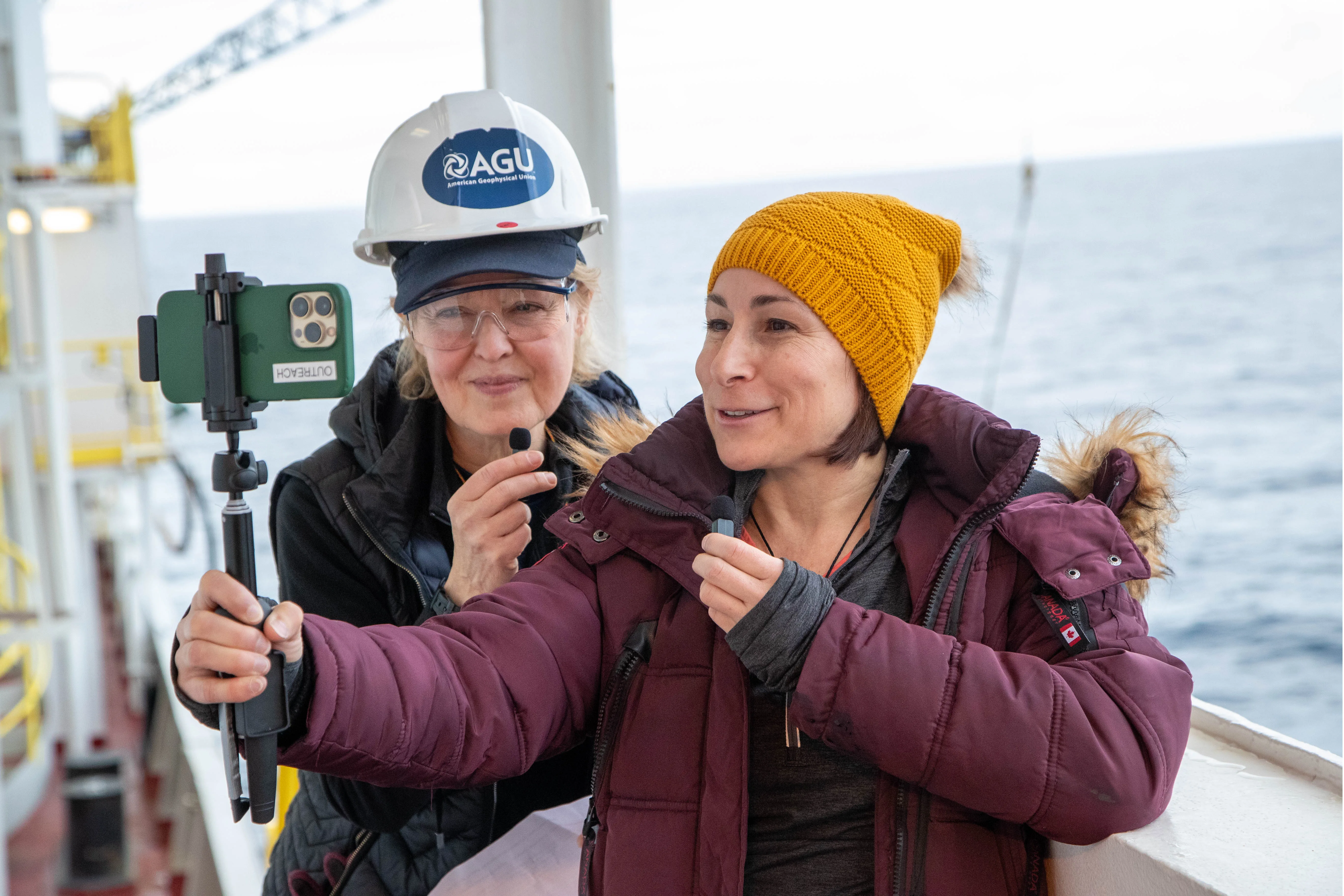 SCIENCE COMMUNICATION